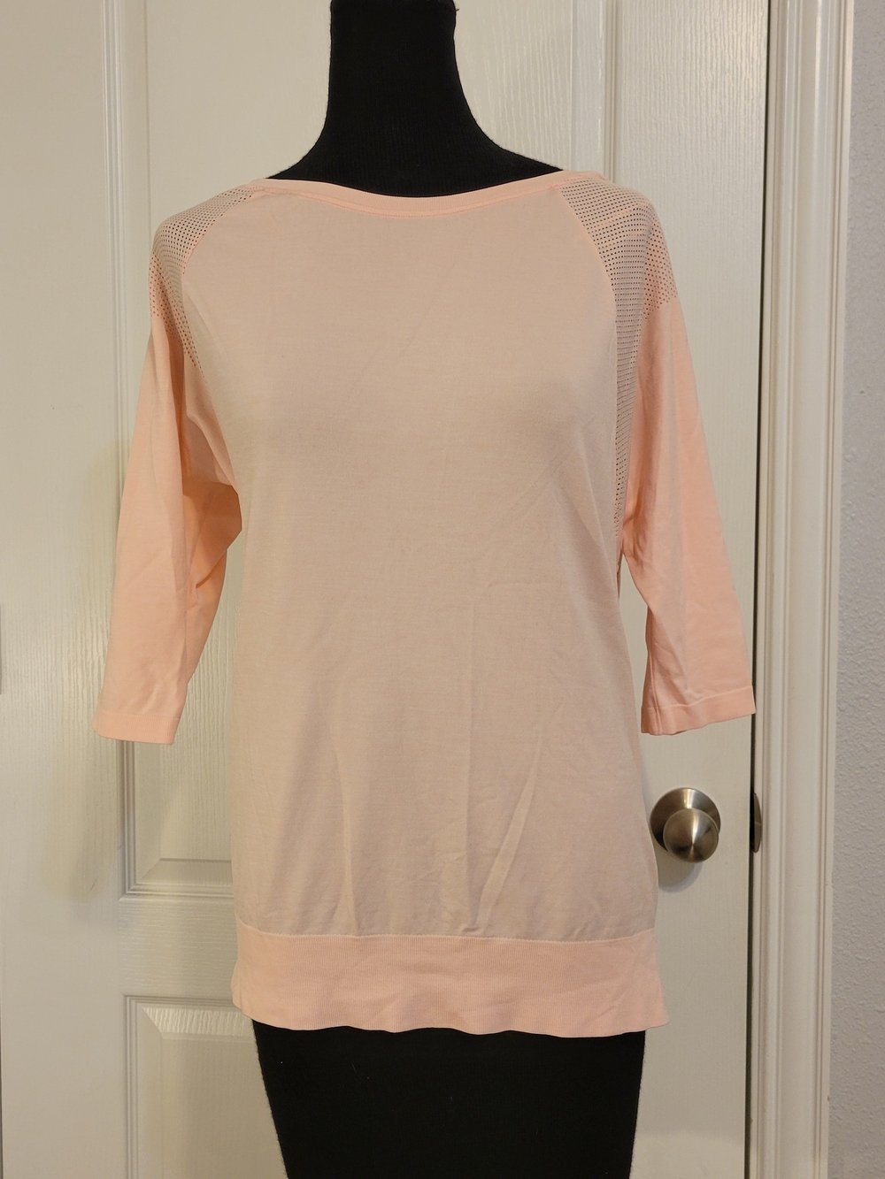 Sweaty Betty Pale Pink 3/4 Sleeve Mesh-Shoulder Top